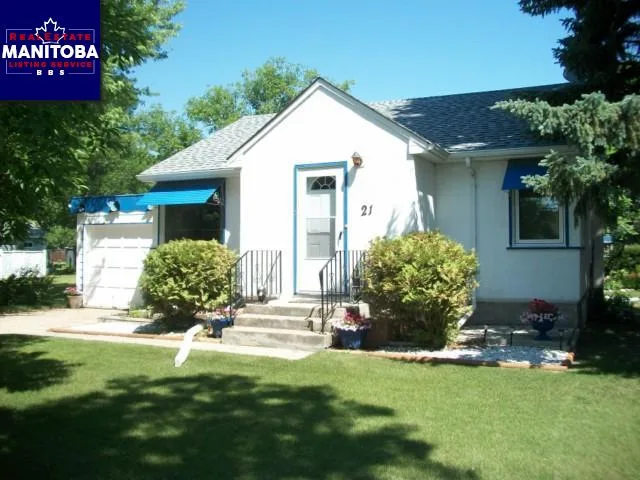 21 Centre St, Melita