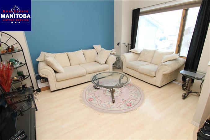 Property 14 Stewin Avenue img1