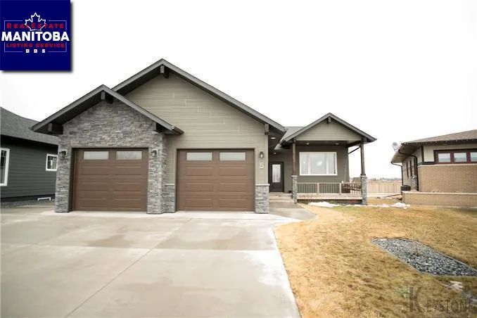 6 Bed House for Sale at 5 Pineridge Place, Winkler, MB - MLS® #1706717