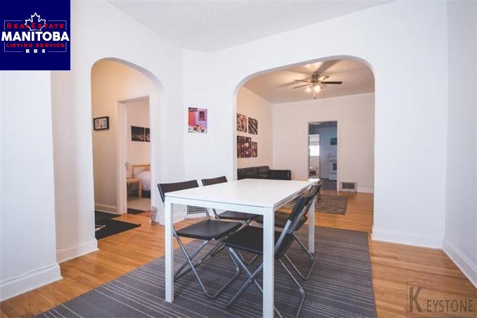 Property 353 Simcoe Street img1