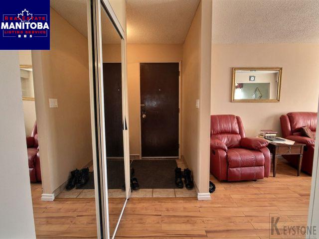 Property 83 Currie Crescent img1