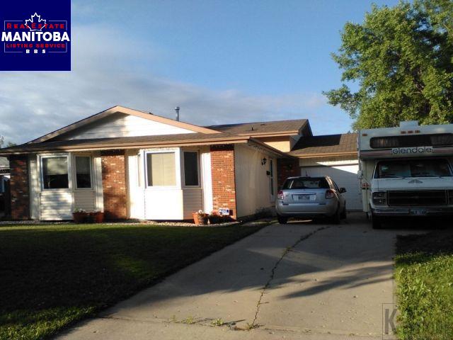 Property 62 Roberts Crescent img1