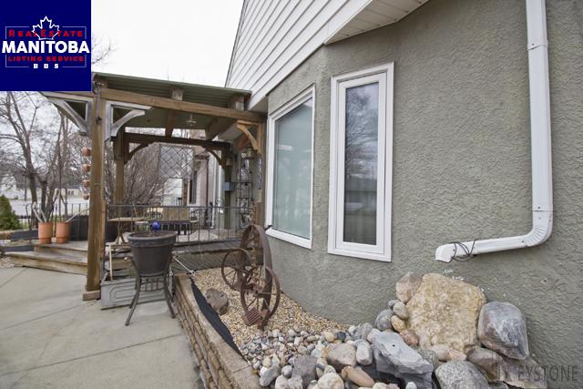 Property 1149 Ellice Avenue img1