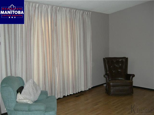 Property 19 Marchant Crescent img1