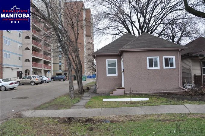 313 William Newton Avenue, Winnipeg