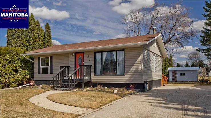 113 Home Street North, Steinbach