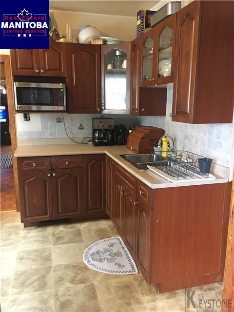 Property 725 Burrows Avenue img1