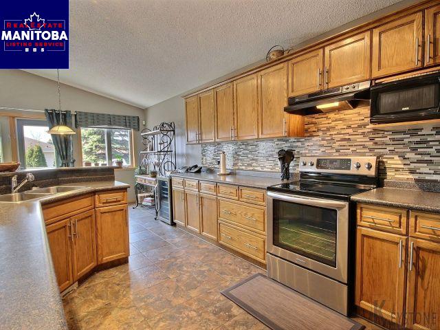 Property 160 Kirlystone Way img1