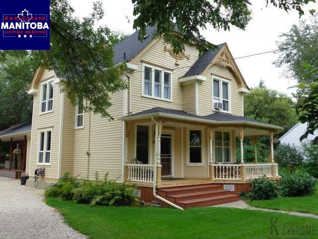 151 Dickson Street South