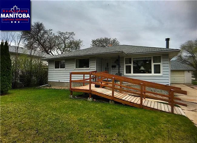 922 Autumnwood Drive, Winnipeg
