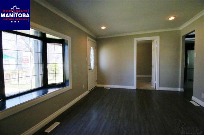 Property 324 Kilbride Avenue img1