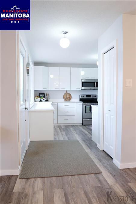 Property 85 5th Street North img1