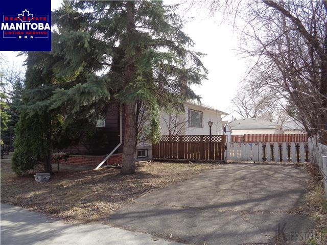 Property 802 Moncton Avenue img1