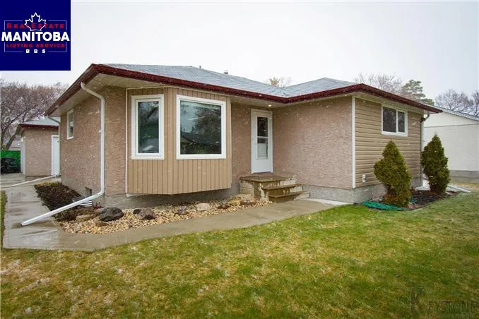 227 Carson Bay, Winnipeg
