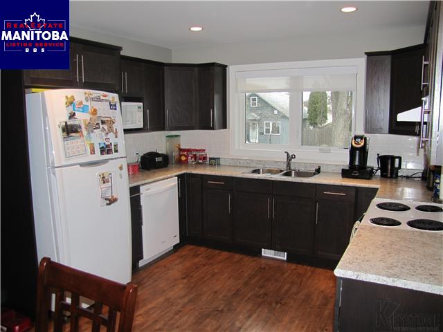 Property 448 Melrose Avenue West img1