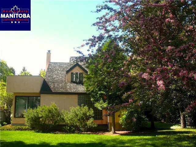 110 Wildwood Park, Winnipeg