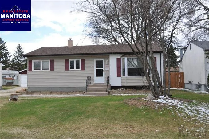 3 Bed House for Sale at 6 Argonne Bay, Winnipeg, MB - MLS® #1709785