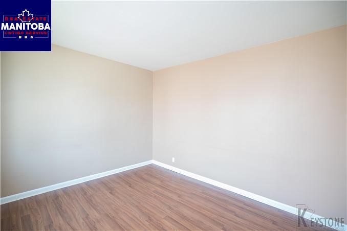 Property 476 Harbison Avenue West img1