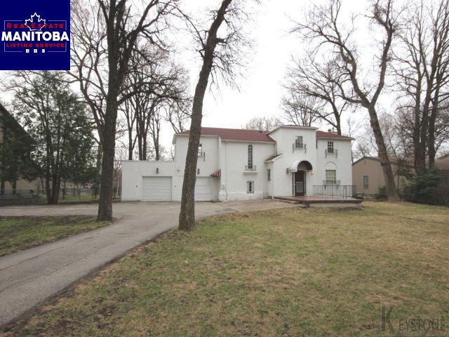 Property 596 South Drive Main image