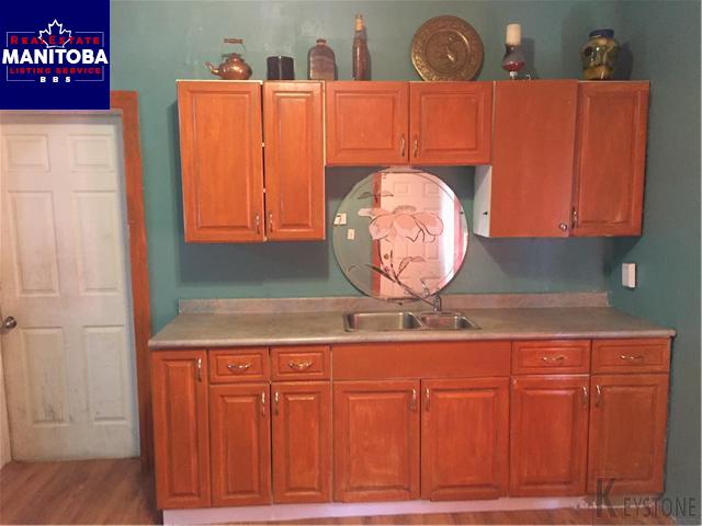 Property 739 Alexander Avenue img1