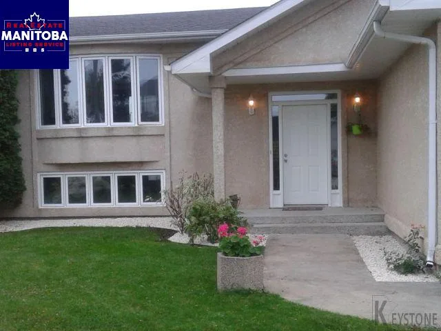 328 Walnut Avenue West, Winnipeg