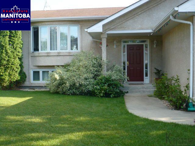 Property 328 Walnut Avenue West img1