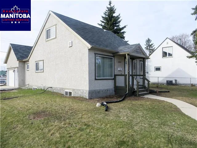 3 Bed House for Sale at 1102 Somerville Avenue, Winnipeg, MB - MLS® #1709978