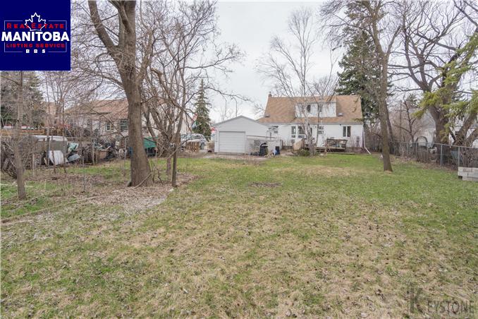 Property 32 University Crescent img1