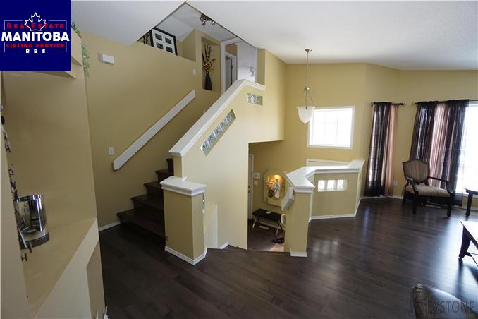 Property 107 Arpin Bay img1