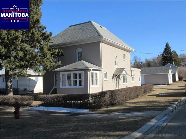 214 2nd Avenue Southwest, Minnedosa