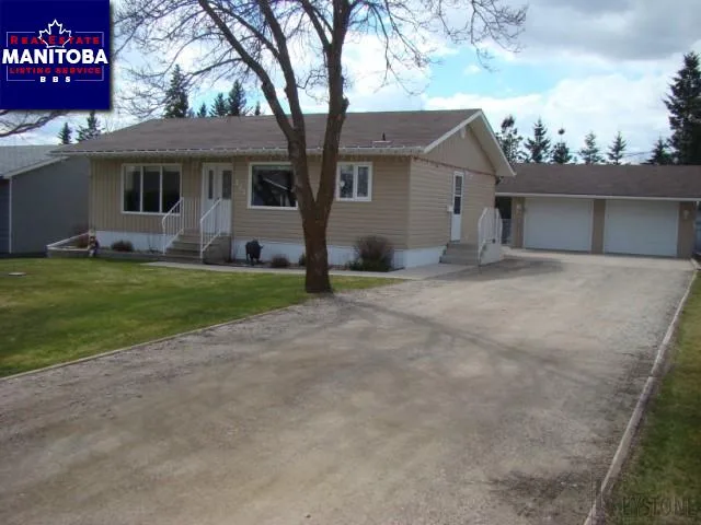 211 3rd Street Northwest, Minnedosa