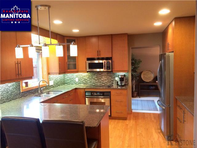 Property 14 Parkside Place img1