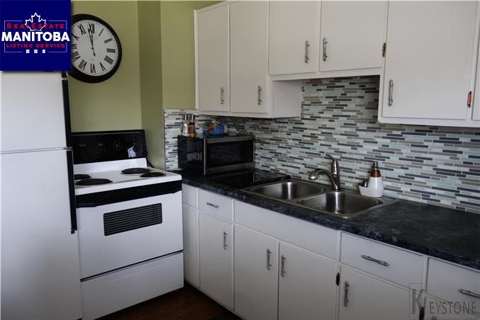 Property 81 Pike Crescent img1