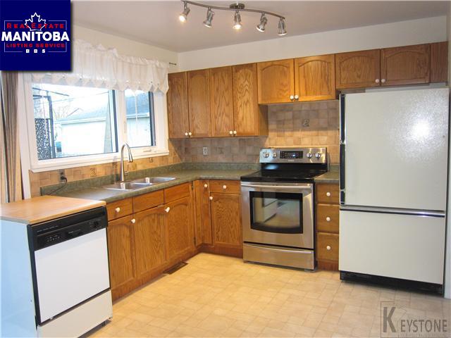 Property 787 Adamdell Crescent img1