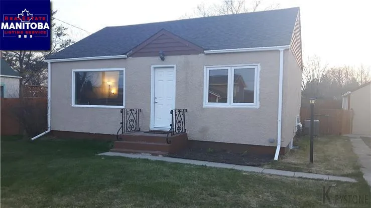 133 4th Street Northeast, Minnedosa