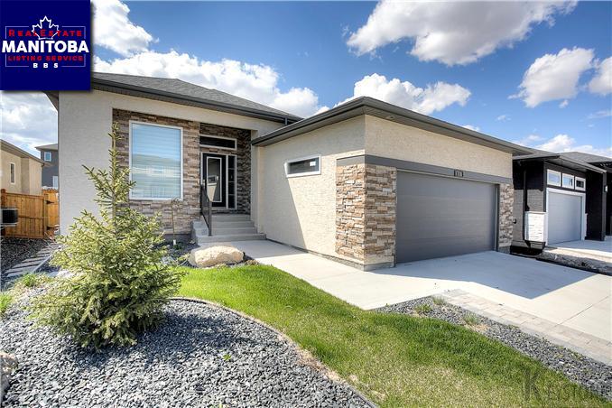 Property 111 Silver Sage Crescent img1