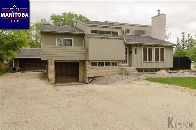 210 Wallace Avenue, Winnipeg