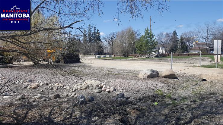 Property 210 Wallace Avenue img1