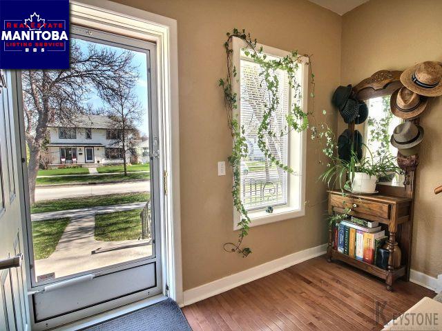 Property 290 Mcadam Avenue img1