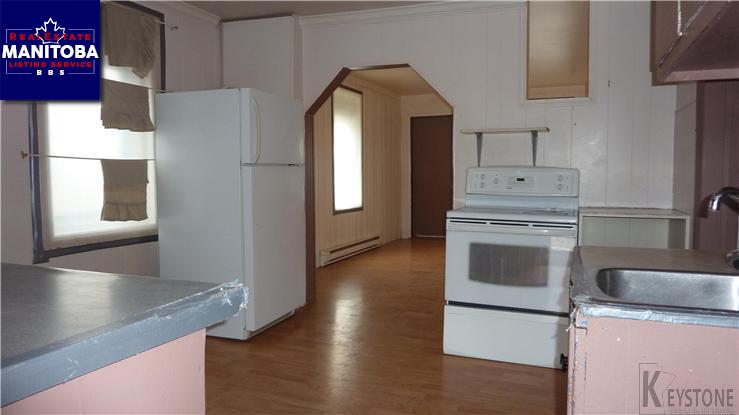 Property 120 Railway Avenue South img1