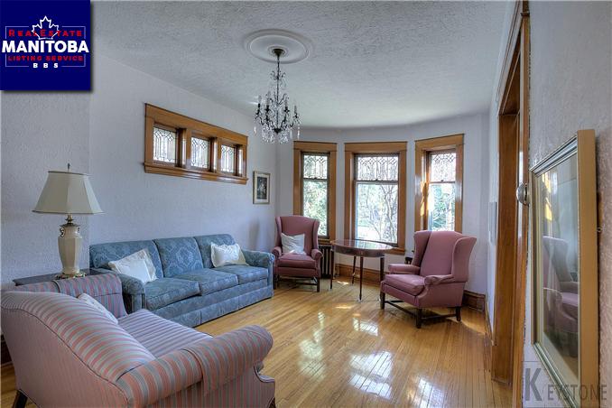 Property 353 Maplewood Avenue img1