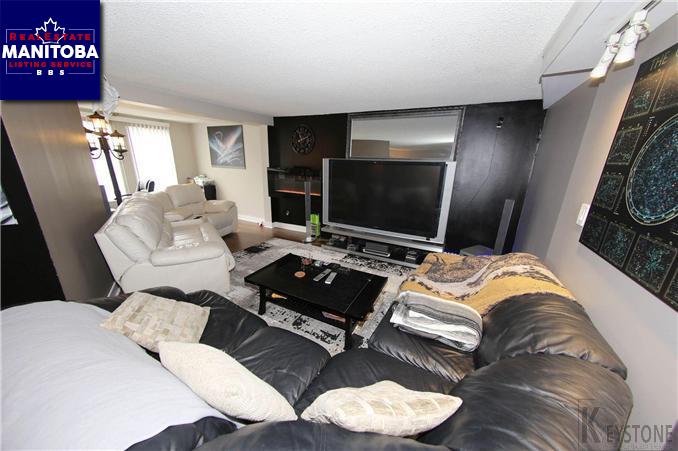 Property 496 Telfer Street South img1