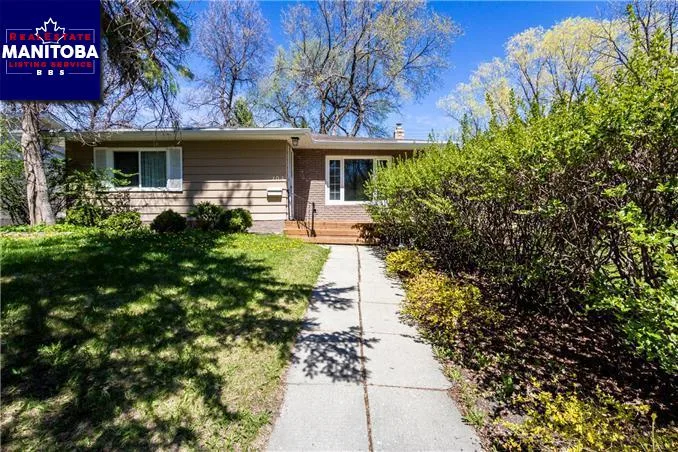 103 Essar Avenue, Winnipeg