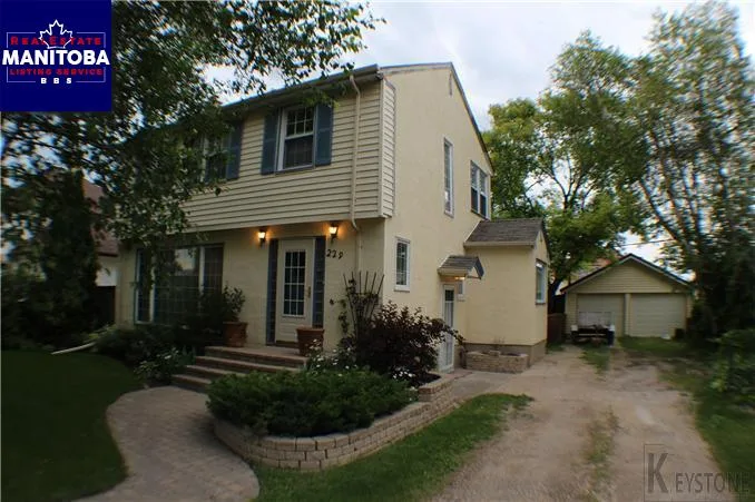 3 Bed House for Sale at 229 Clandeboye Avenue, Selkirk, MB - MLS® #1711531