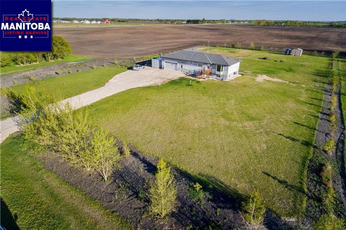 Property 20130 Niakwa Road img1