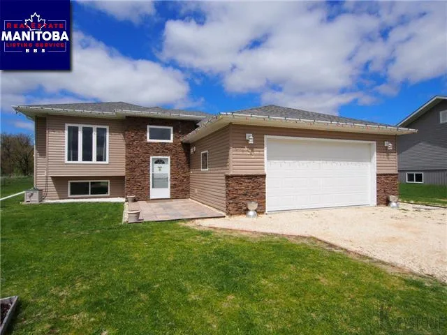 4 Bed House for Sale at 320 6th Avenue, Oakville, MB - MLS® #1711621