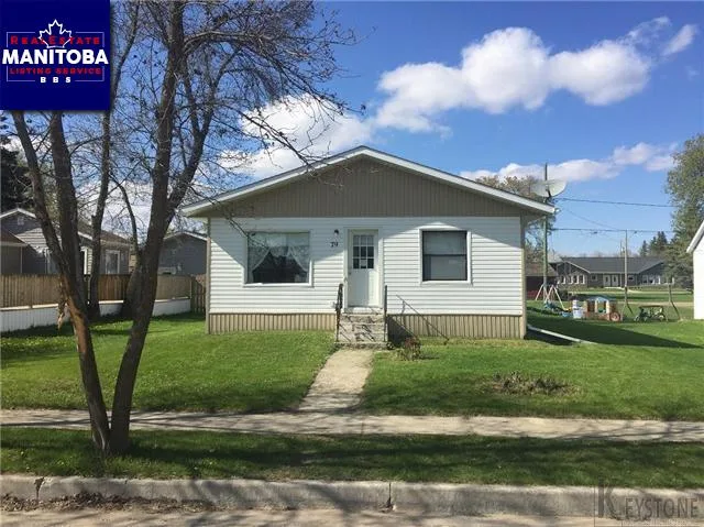 79 Hampton Street West, Macgregor