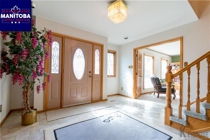 Property 63 Zeglinski Crescent img1