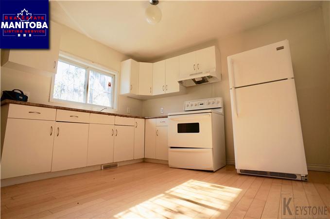 Property 671 Toronto Street img1