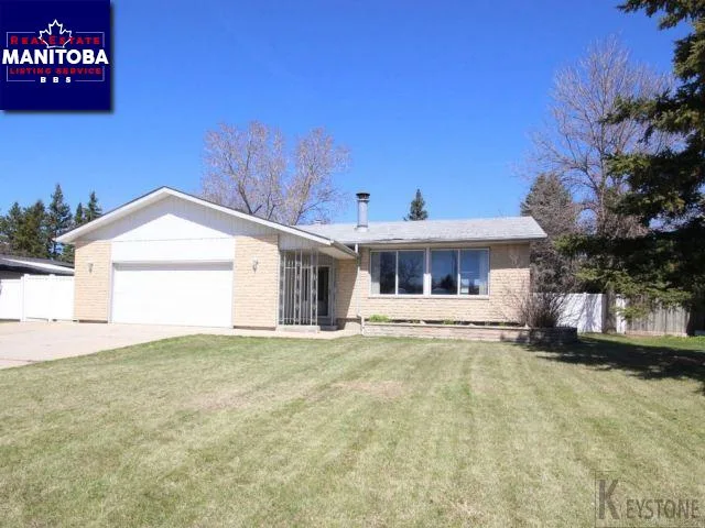 2011 Grant Avenue, Winnipeg